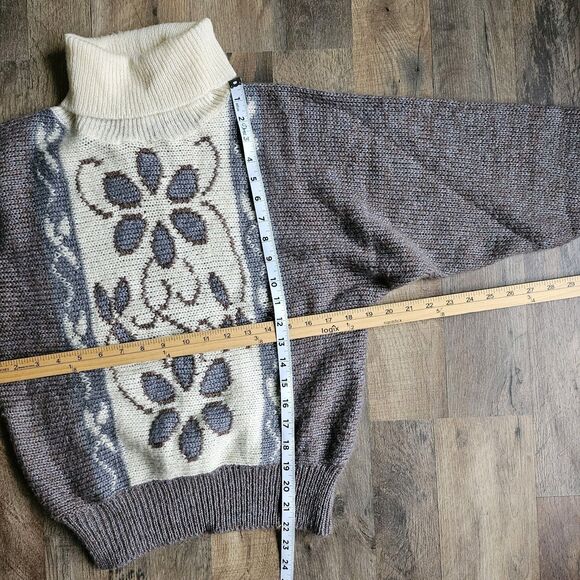 Vintage Joyce Sportswear Turtleneck Sweater Women’s S Brown Cream Floral Wool - Picture 6 of 8